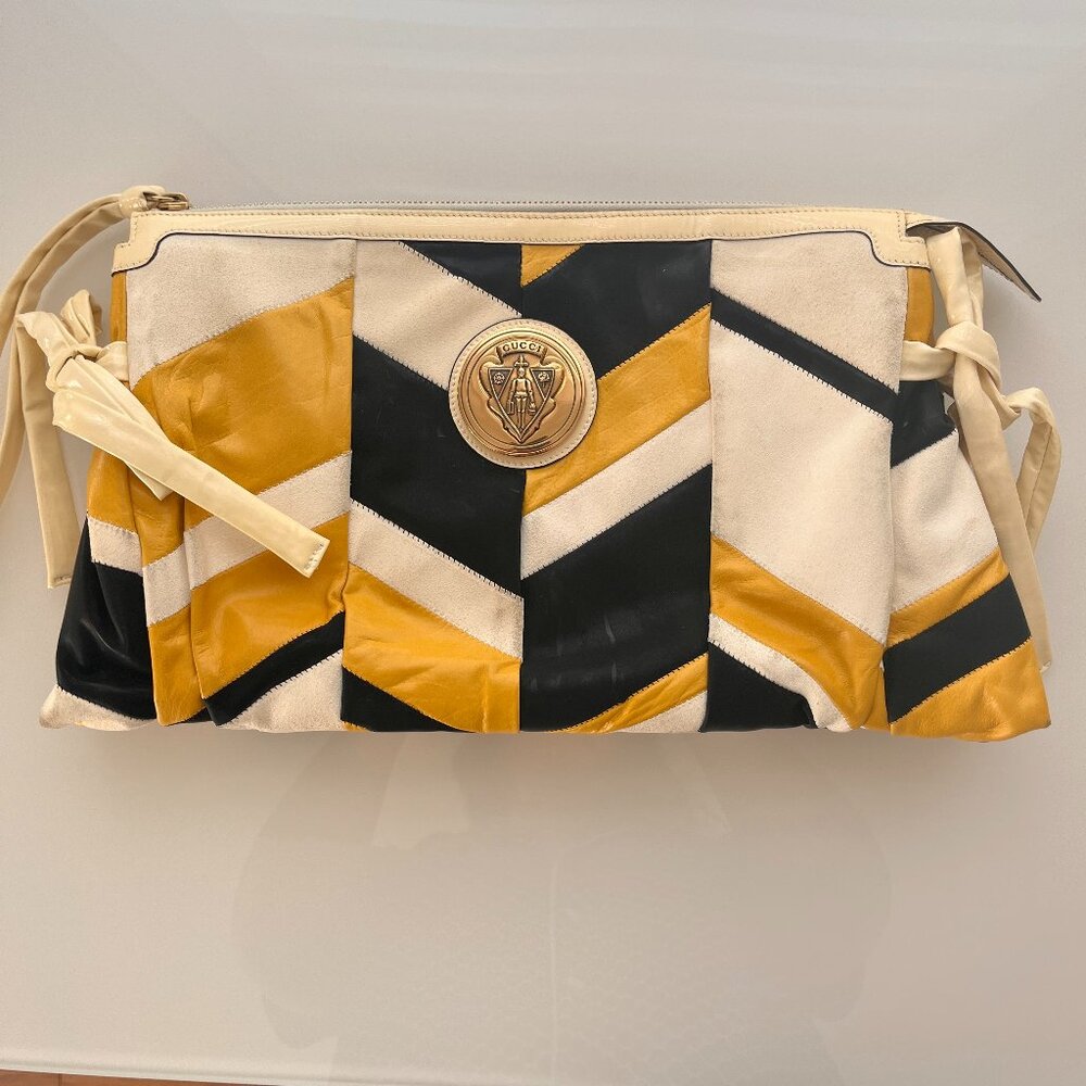 Multi colored Gucci Hysteria Patch Leather Wristlet Clutch (Black | Cream | Yell